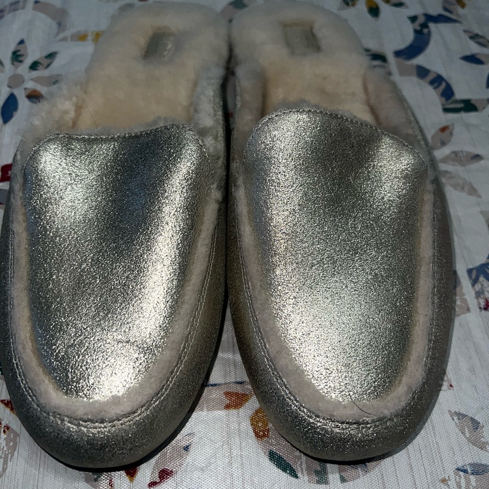 New!! Ugg Gold Sheepskin Leather Fur Slippers Slides sz 8